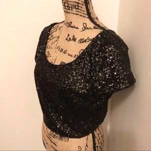 EXPRESS Black Sequin Short Sleeve Crop Top